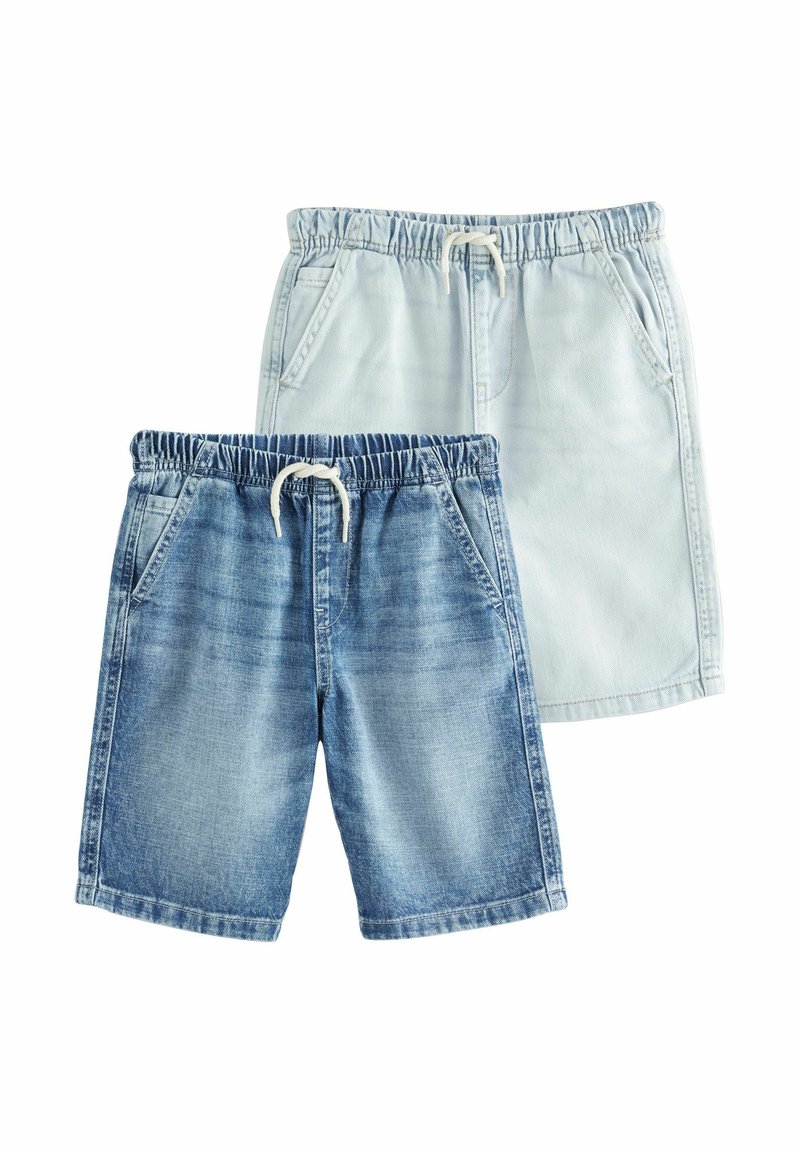Denimshorts in twee tinten: donkerder blauw met zakken en lichter blauw zonder zakken. Beide hebben een elastische tailleband en trekkoorden.