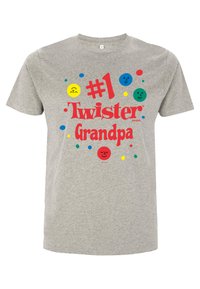 Šedé bavlněné tričko s potiskem "#1 Twister Dědeček" v červeném písmu, obklopené barevnými tečkovanými vzory a různými výrazy obličeje.