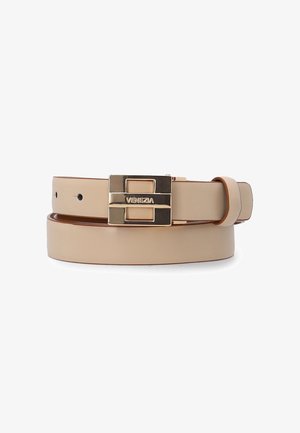 Ceinture en cuir beige avec une boucle dorée rectangulaire portant l'inscription "VENEZIA", texture lisse avec plusieurs trous d'ajustement.