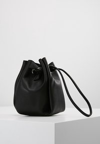 Pieces Handväska - black