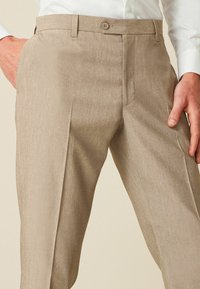 Next STRETCH SMART TROUSERS REGULAR FIT - Stoffhose - neutral