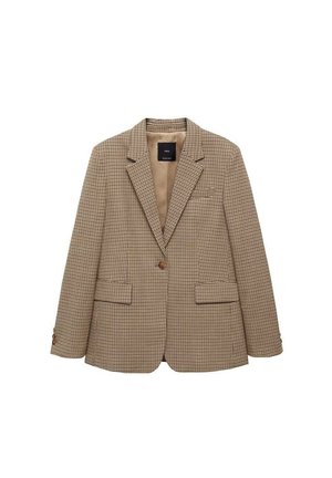 Rjav blazer s houndstooth vzorom, z nazobčanim ovratnikom, enojnim gumbom, dvema sprednjima žepoma in svetlo bež podlogo.