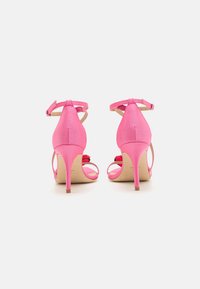 Custommade AMY - Sandaler - pink/red