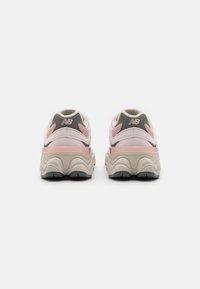 New Balance 9060 - Joggesko - white/light pink