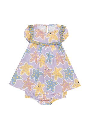 Vestitino viola per neonati con colletto arricciato e motivo a stelle marine in giallo, rosa e blu pastello, abbinato a bloomers coordinati.