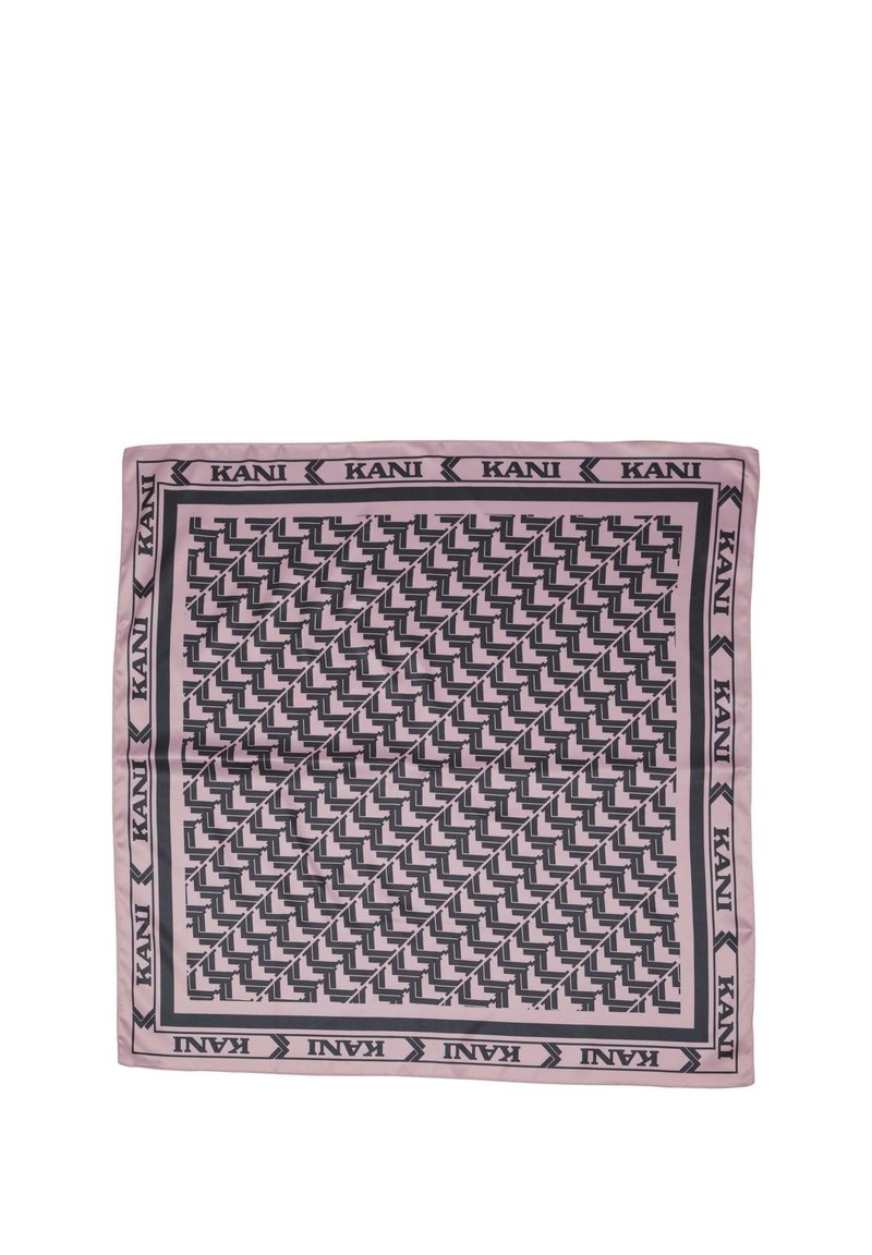 Zīda šalle ar ģeometrisku rakstu melnā krāsā uz gaismas rozā fona, no ārpuses apmalota ar atkārtotām "KANI" teksta frāzēm melnā krāsā.