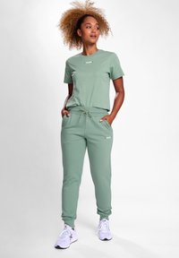 Hummel PAOLA  - Jogginghose - chinois green
