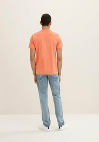 TOM TAILOR LOGO PRINT - T-shirts print - soft peach orange