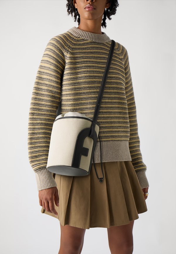 LIDO BUCKET BAG - Cross body bag - toni nero