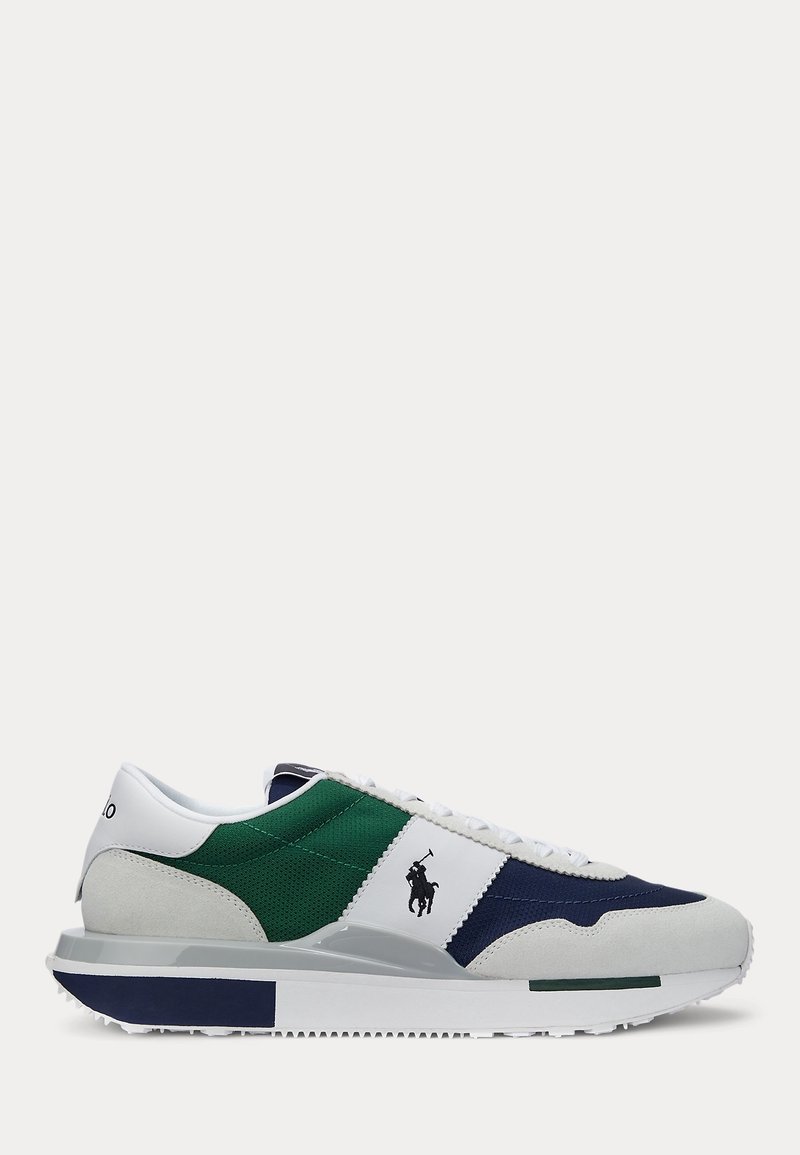 Baskets basses pour homme en bleu marine, vert, blanc et gris avec fermeture à lacets et logo Polo sur le côté.