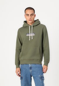 Tommy Hilfiger BOX HOODY - Sudadera - battle green