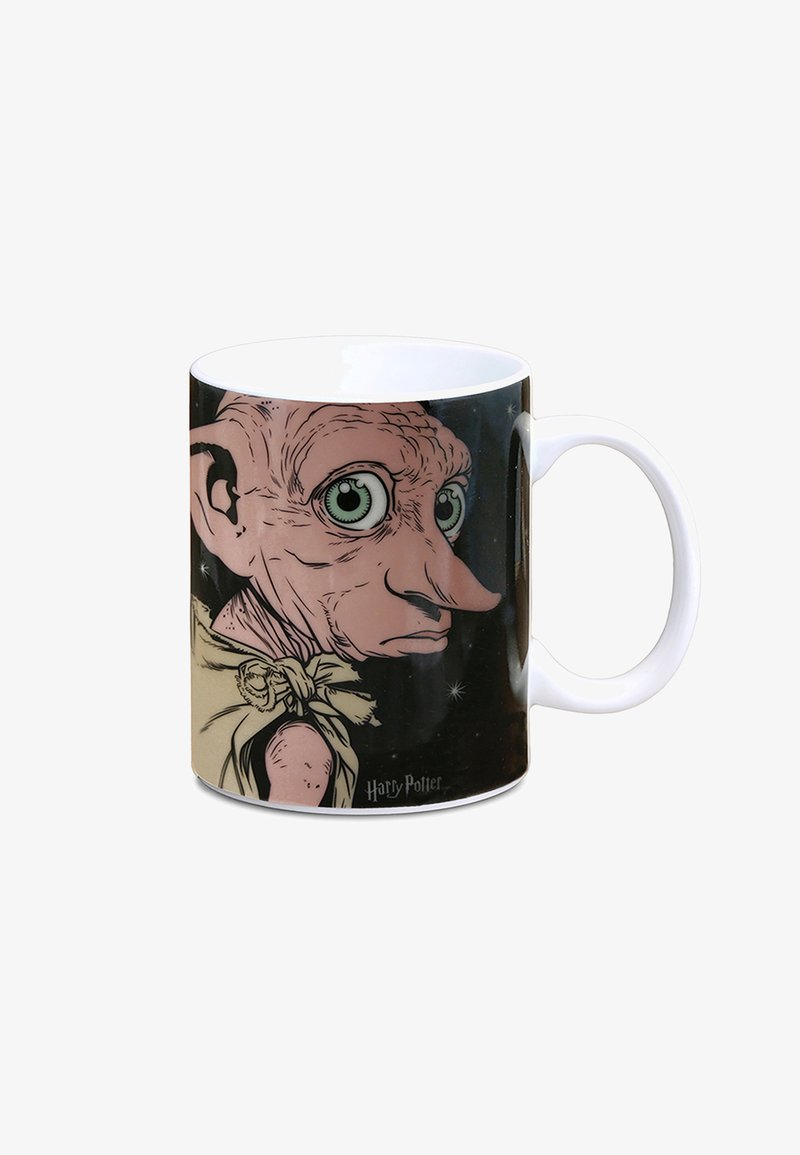 Keramiktasse mit einer Grafik eines Charakters mit großen grünen Augen, rosa Haut und einem beigen Gewand, vor einem schwarzen Hintergrund.