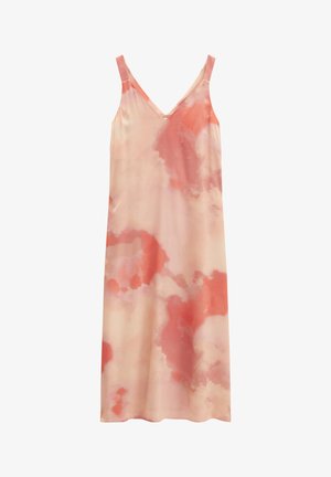 Bez rękawów, midi sukienka z dekoltem w serek, z różowo-koralowym wzorem tie-dye przypominającym akwarele, o prostym kroju i cienkich ramiączkach.