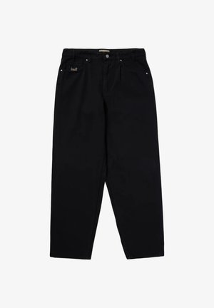 Schwarze Jeans mit geradem Bein, Knopf- und Reißverschluss, Gürtelschlaufen, vorderen und hinteren Taschen sowie einem kleinen aufgenähten Markendetail an der vorderen Tasche.