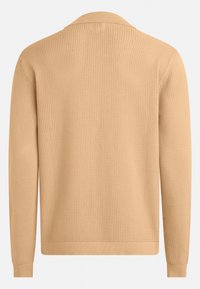 Beige strikket cardigan med et teksturert mønster, lange ermer og krage. Ribbestrikkede mansjetter og fald fullfører designet.
