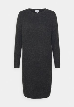 Abito maglione grigio scuro con scollatura a girocollo, maniche lunghe e una forma leggermente svasata. Realizzato in un morbido tessuto testurizzato.