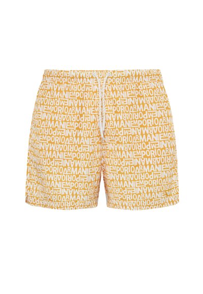 Shorts da bagno gialli con una stampa testuale bianca su tutta la superficie che riporta "Emporio Armani." Include un elastico in vita con stringa regolabile e un tessuto leggero.