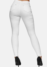 Elara HIGHWAIST - Vaqueros pitillo - weiß