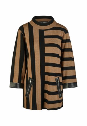 Braunes und schwarzes Langarmshirt mit vertikalen und horizontalen Streifen, rundem Ausschnitt, zwei vorderen Reißverschlusstaschen und Lederakzenten an den Bündchen.