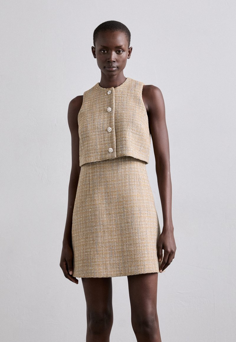 sandro PENELOPE - Robe fourreau - camel