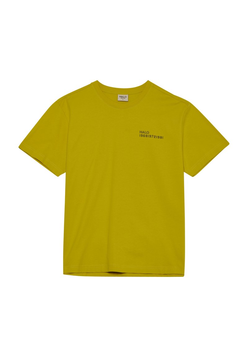 Gul bomullströja med korta ärmar, rundad halsringning och en tryckt logotyp på vänster bröst. Slät textur med minimala sömdetaljer.
