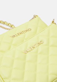 Valentino Bags OCARINA SET - Mala a tiracolo - giallo