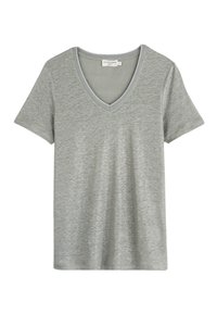 T-shirt gris à col en V fabriqué en tissu doux, avec des manches courtes et une coupe décontractée. La texture semble lisse avec un motif légèrement chiné.