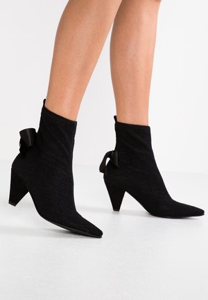 Stivaletti - black