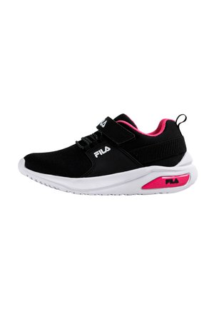 Schwarz-pinker FILA-Sneaker mit weißer Sohle, Klettverschluss und Logo an der Seite und Ferse, von der linken Seite betrachtet.