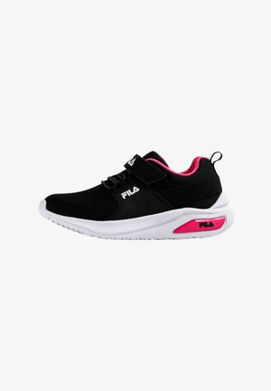 Sort og pink FILA-sneaker med hvid sål, velcrolukning og logo på siden og hælen, set fra venstre side.
