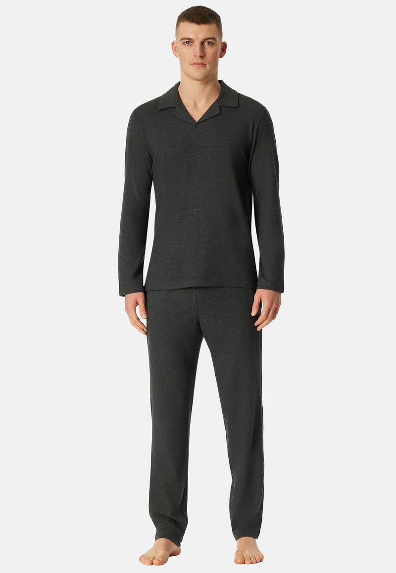 Herren Schlafanzugset in Dunkelgrau mit langen Ärmeln und Reverskragen, aus weichem Stoff, mit geraden Hosenbeinen und minimalen Nähten.