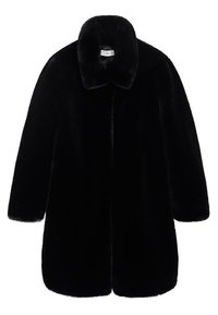 Czarny płaszcz z sztucznego futra o wysokim kołnierzu, długich rękawach i prostym kroju. Miękka tekstura i brak widocznych zapięć lub ozdób.