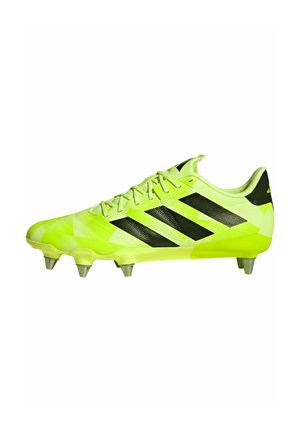 Chaussure de football vert citron avec des accents de rayures noires, tige en synthétique, surface texturée et six crampons moulés pour l'adhérence.