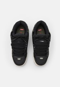 Globe SABRE - Trainers - black/combat