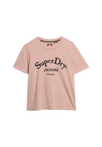 Camiseta de algodón rosa con mangas cortas y cuello redondo. Presenta un texto impreso en negro: "SuperDry J'adore Paris". Diseño simple y casual.