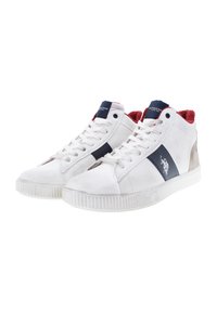 Sneakers alte in pelle bianca con una striscia laterale blu navy e colletto rosso in pelliccia sintetica. Presentano suola in gomma bianca e logo decorativo.