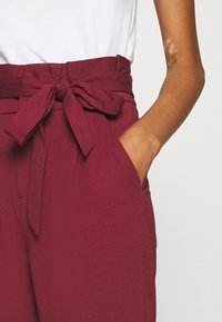 Vero Moda VMEVA LOOSE PAPERBAG PANT - Calças - cabernet