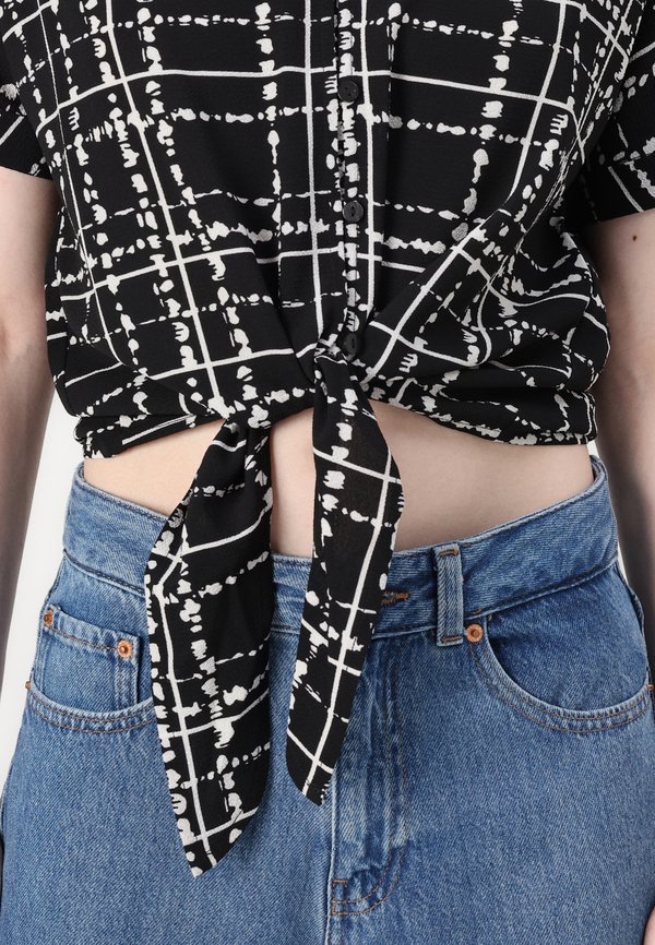 ONLNOVA KNOTTED SHIRT - Button-down blouse4