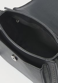 Thumbnail Image 4