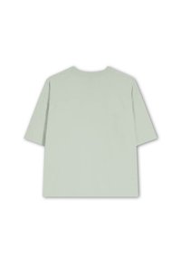Tricou din bumbac de culoare verde deschis, cu o croială confortabilă, mâneci scurte și gât rotund. Textură netedă, fără modele sau embellishments.