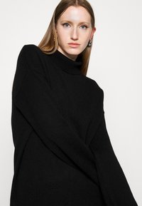 pure cashmere HIGH NECK  - Džemperis - black