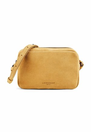 Borsa a tracolla rettangolare in camoscio color ruggine con tracolla regolabile e chiusura a zip, logo "Liebeskind Berlin" in rilievo sul davanti.