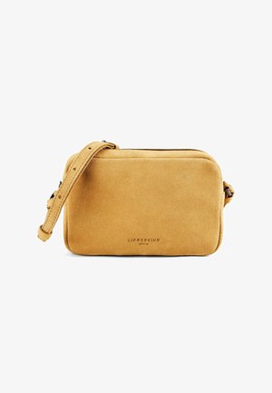 Rechthoekige crossbodytas van beige suède met verstelbare riem en ritssluiting, met geperst "Liebeskind Berlin"-logo aan de voorkant.