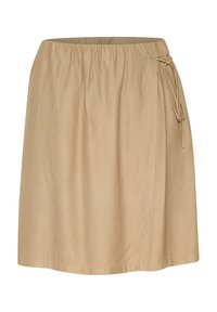 Falda de un color beige claro, de longitud hasta la rodilla, hecha de una tela suave con una cintura elástica y un detalle de cordón para un ajuste ajustable. Textura suave.