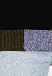 Theory Sweter
