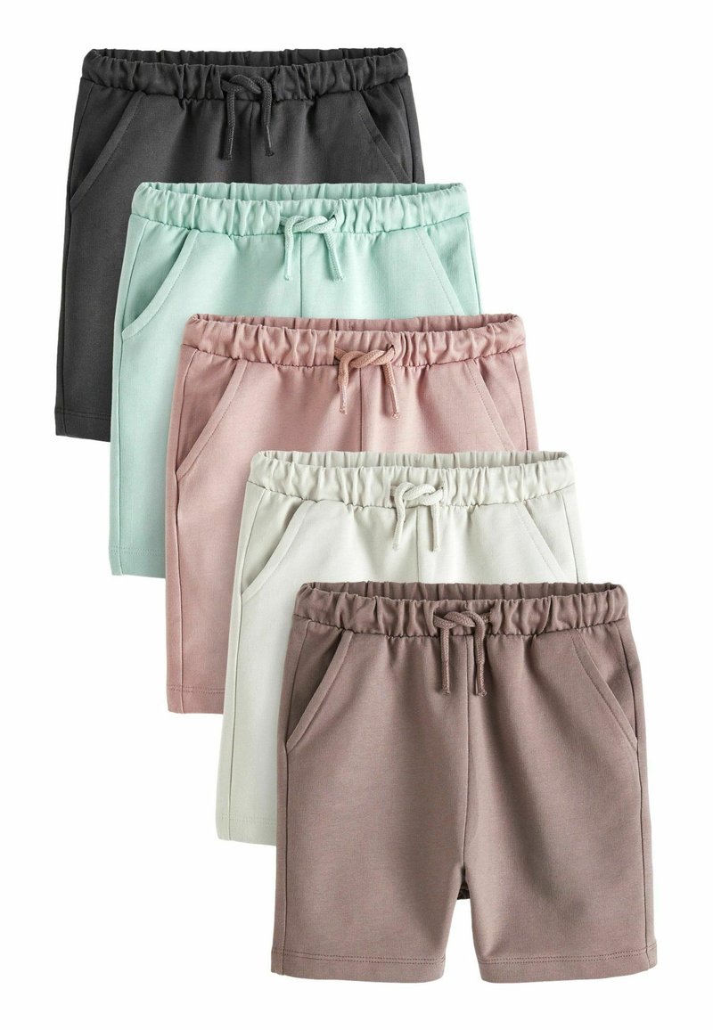 Cinco pares de pantalones cortos en diferentes colores: negro, verde menta, rosa claro, blanco y malva. Todos están hechos de una tela suave con cinturillas elásticas y bolsillos.