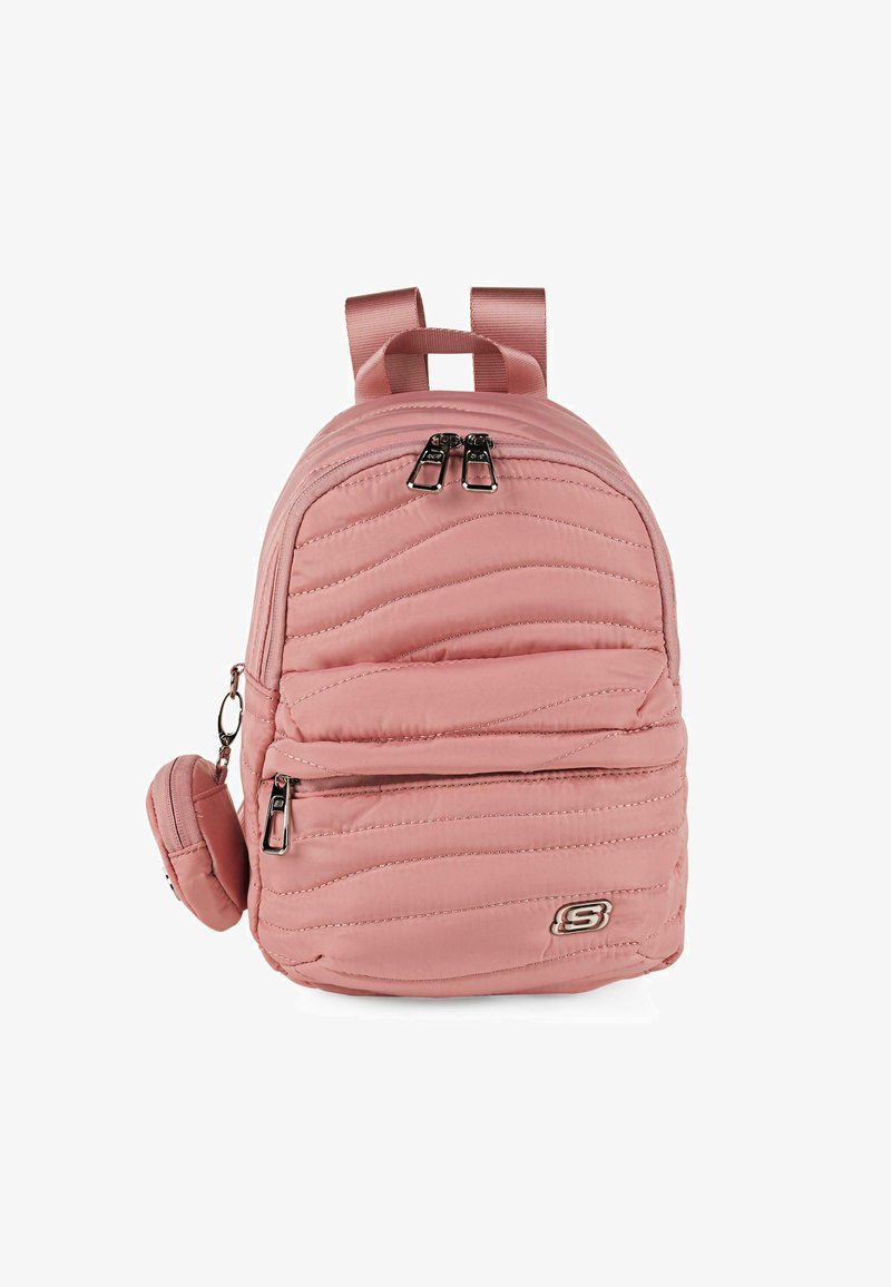 Mochila rosa con un diseño acolchado, que cuenta con una textura ondulada, cremalleras dobles, bolsillo frontal y un compartimento lateral para llevar. Material: tela duradera.