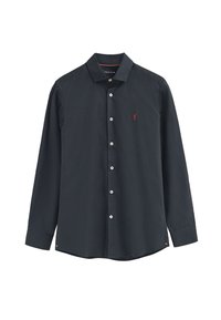 Donkerblauwe longsleeve shirt met een button-down kraag, voorzien van witte knopen en een klein rood logo op de borst. Gladde stofstructuur.