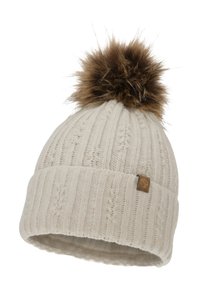 Bonnet tricoté blanc avec texture côtelée, orné d'un pompon en fausse fourrure marron sur le dessus et d'une petite étiquette logo sur le côté.