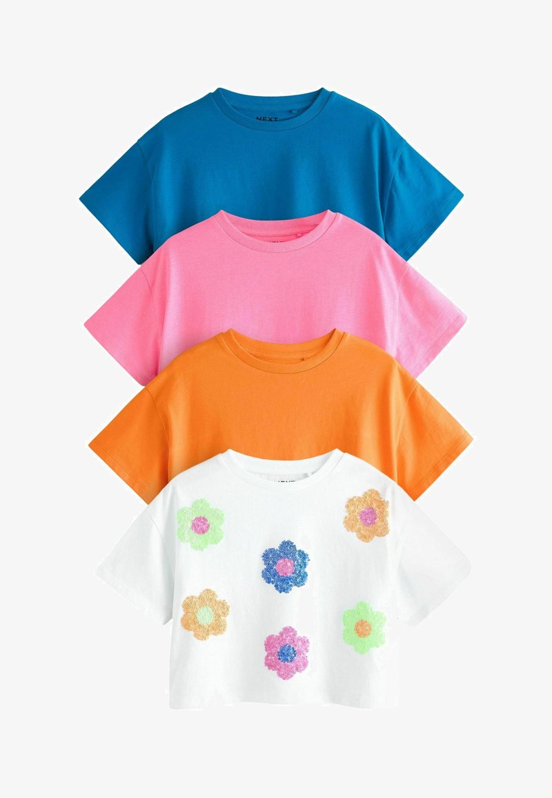 Vier kurzärmlige T-Shirts übereinandergestapelt: blau, pink, orange und weiß mit mehrfarbigen Blumenmustern; aus Baumwollstoff, entspannte Passform, Rundhalsausschnitt.